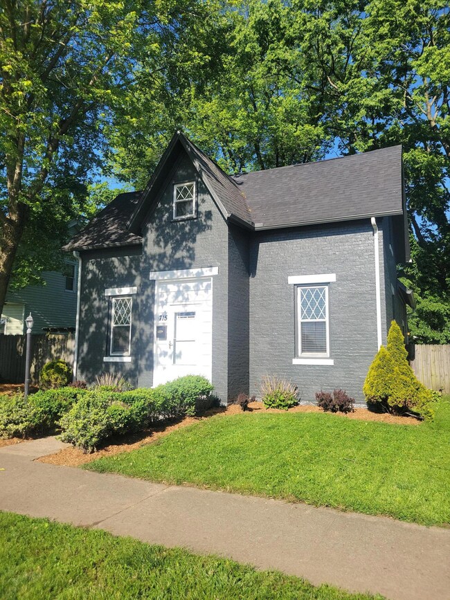 715 N Broad St, Lancaster, OH 43130 - photo 4