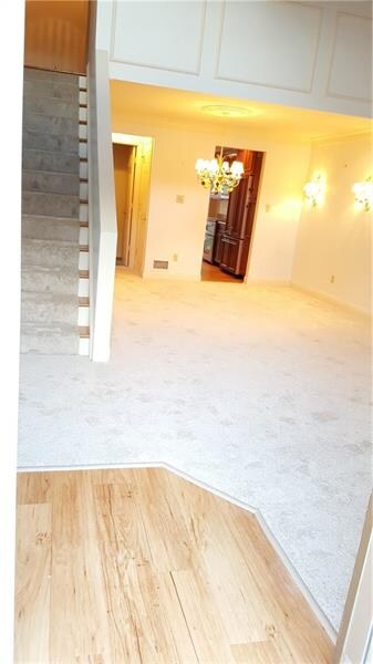BRAND NEW CARPETING !!Open Living/Dining room floo