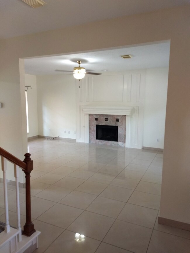 7211 N Hearthstone Green Ct, Houston, TX 77095 - photo 6