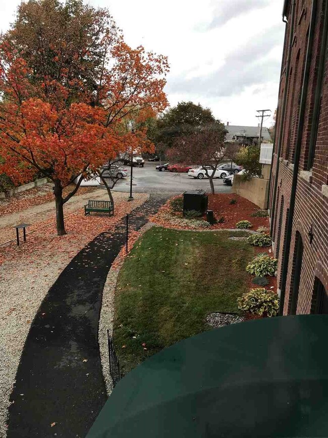 Emerson Mills unit 218, Pembroke, NH 03275 - photo 2