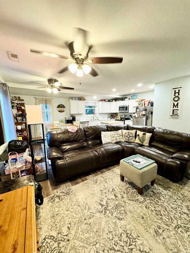 908 Pearl St, Covington, IN 47932 - photo 4