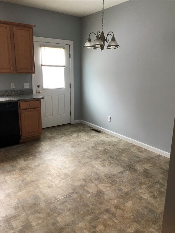 326 Mendon Rd unit 6, Woonsocket, RI 02895 - photo 6