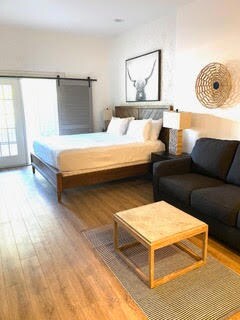 Amira Bed
