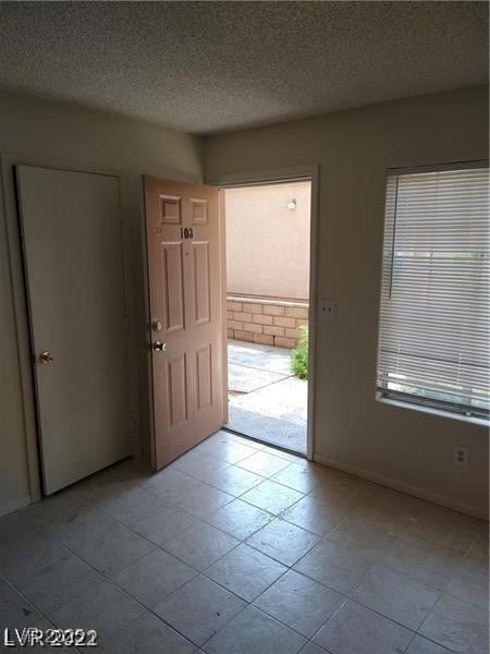 1608 N Torrey Pines Dr unit 103, Las Vegas, NV 89108 - photo 2