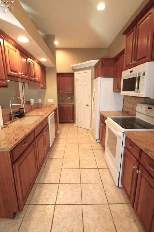 4 White Tail Way unit B, Norwalk, OH 44857 - photo 6