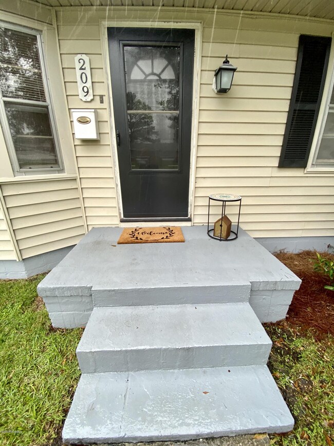 209 S Shore Dr, Jacksonville, NC 28540 - photo 7