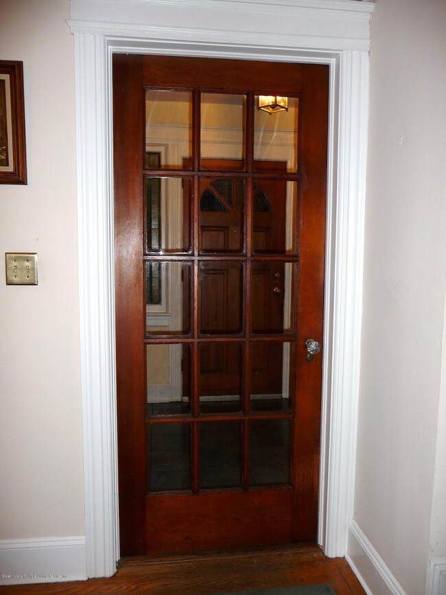 359 College Ave, Staten Island, NY 10314 - photo 4