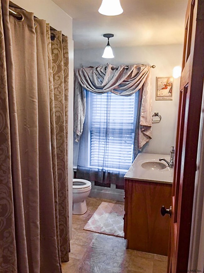 126 Circular St unit 1, Saratoga Springs, NY 12866 - photo 7