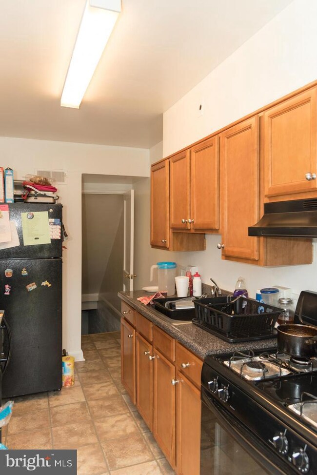 3930 Rokeby Rd, Baltimore, MD 21229 - photo 3