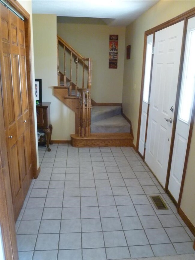 57177 Pine View Dr, South Bend, IN 46619 - photo 5