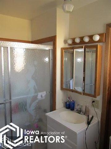 404 W Chestnut St, Bloomfield, IA 52537 - photo 4