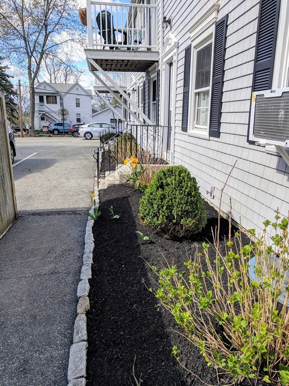 15 Lafayette St unit 4, Wakefield, MA 01880 - photo 2