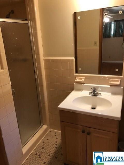 STAND UPO SHOWER IN MASTER BATH