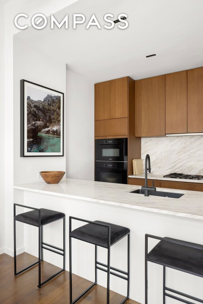 570 Broome St unit 10A, New York, NY 10013 - photo 5