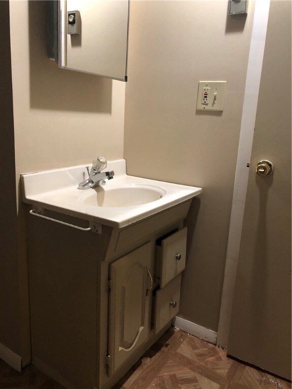 770 Providence St unit F, West Warwick, RI 02893 - photo 6