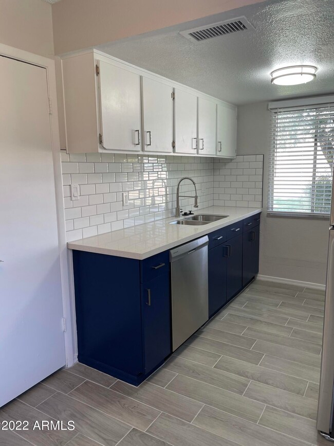 8441 N 34th Ave, Phoenix, AZ 85051 - photo 3