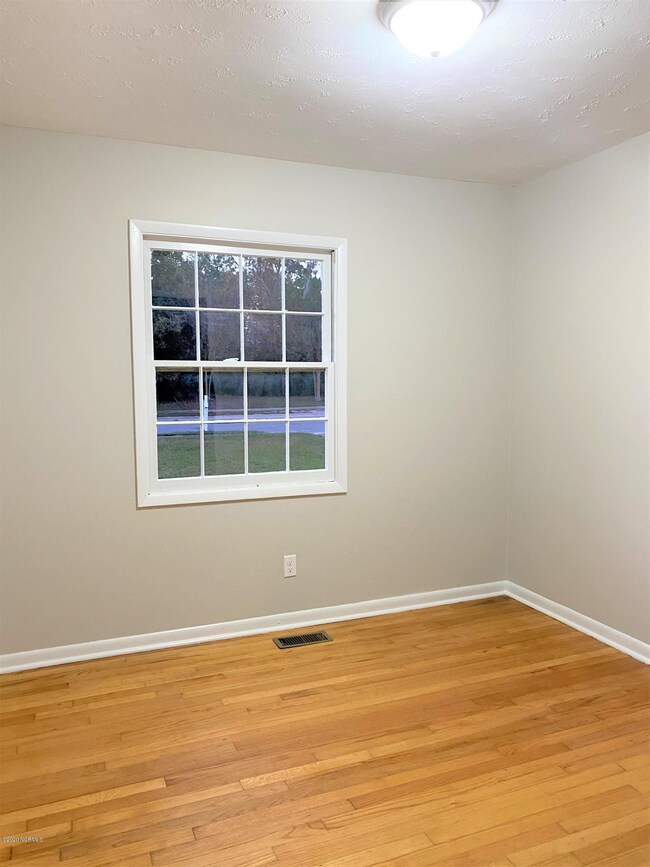 816 Williams St, Jacksonville, NC 28540 - photo 6