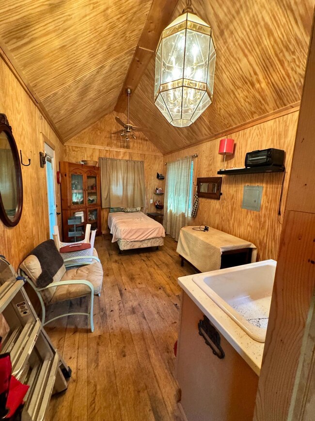 1020 Stiefel Rd interior a