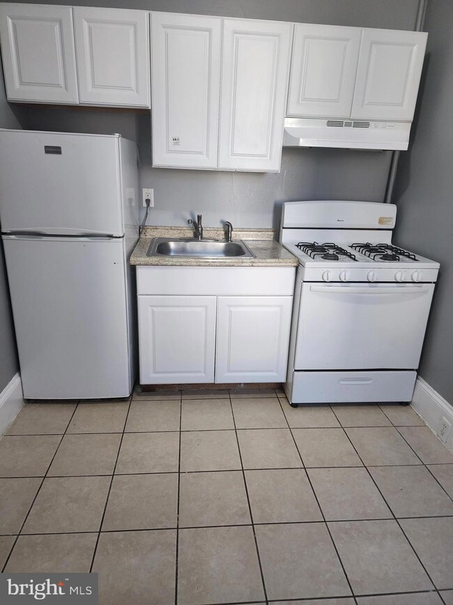 5241 Chancellor St unit 2, Philadelphia, PA 19139 - photo 6