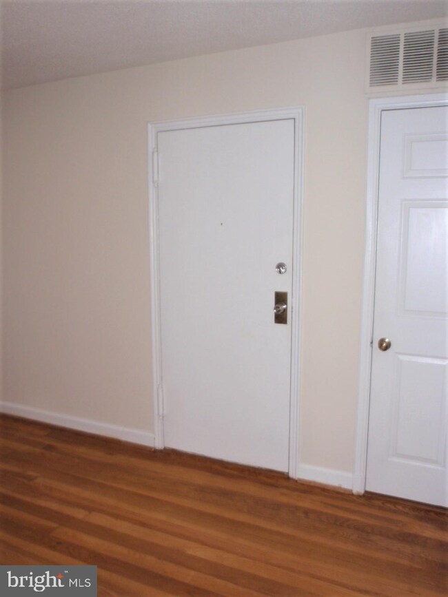 4862 28th St S unit A2, Arlington, VA 22206 - photo 5