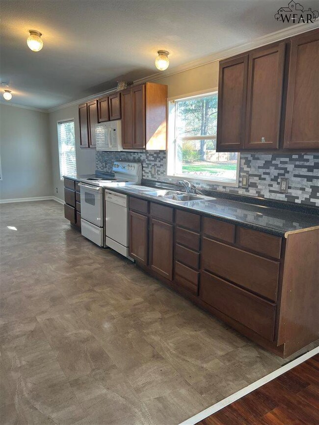 10221 CR 272 North St unit 10221 CR 272   (Adam, Tyler, TX 75707 - photo 4