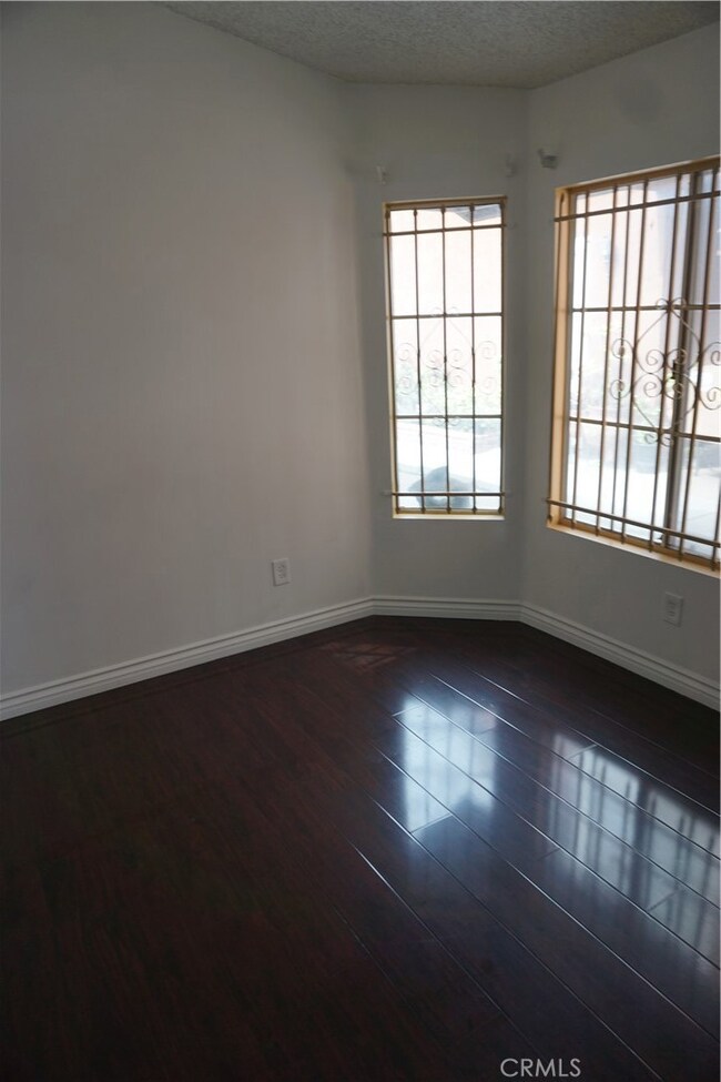 358 S Grape Ave, Compton, CA 90220 - photo 5