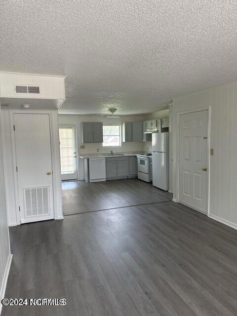 210 Zack Cir unit D, Jacksonville, NC 28540 - photo 3
