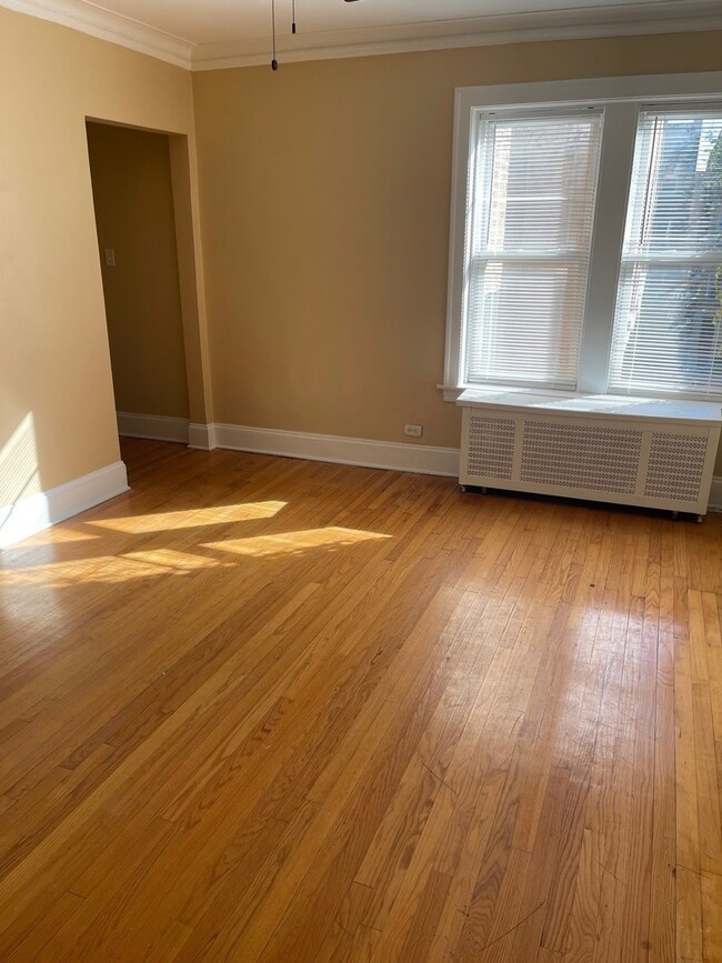 6318 N Mozart St unit 2R, Chicago, IL 60659 - photo 6