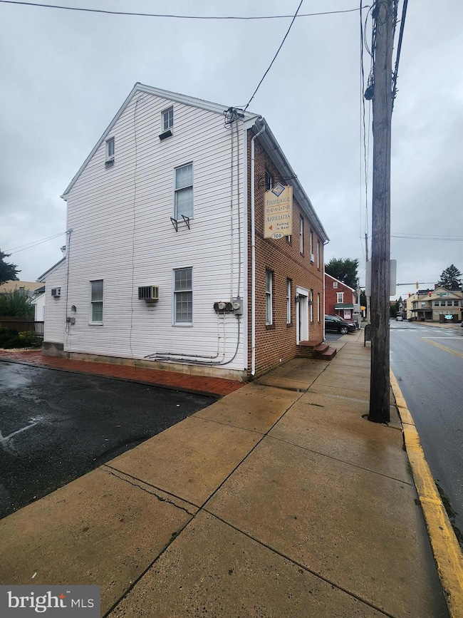 108 110 S Main St, Manheim, PA 17545 - photo 6