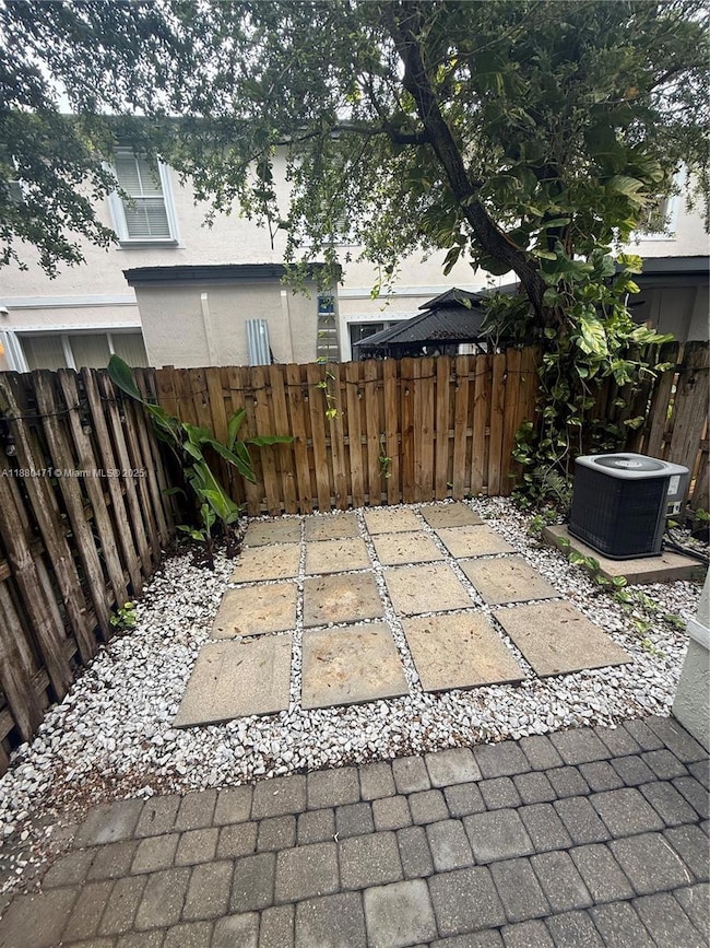 152 SE 29th Ave unit 5, Homestead, FL 33033 - photo 2