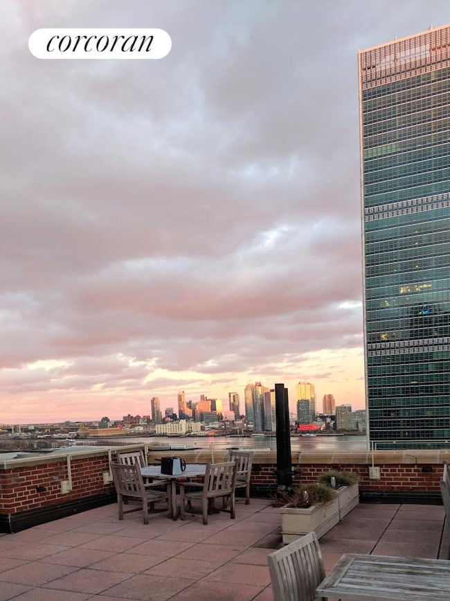 The Manor unit 511, New York, NY 10017 - photo 5