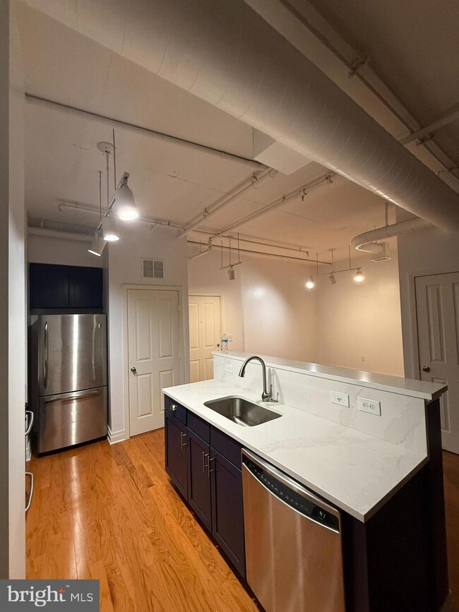 1201 N Garfield St unit 210, Arlington, VA 22201 - photo 5