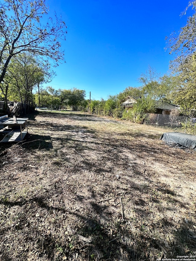 618 N San Gabriel Ave, San Antonio, TX 78228 - photo 2