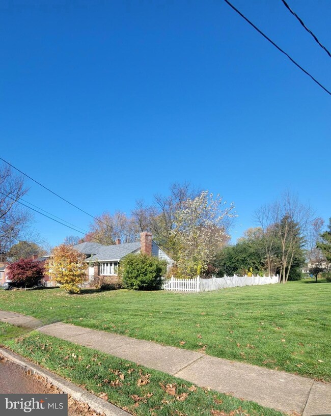 469 N 4th St, Souderton, PA 18964 - photo 2