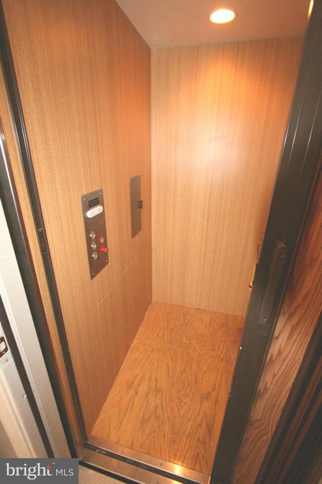 8938 Milford Haven Ct unit 38A, Lorton, VA 22079 - photo 4