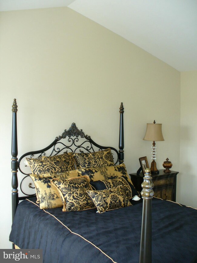 10362 Bridle Ct, Hagerstown, MD 21740 - photo 6