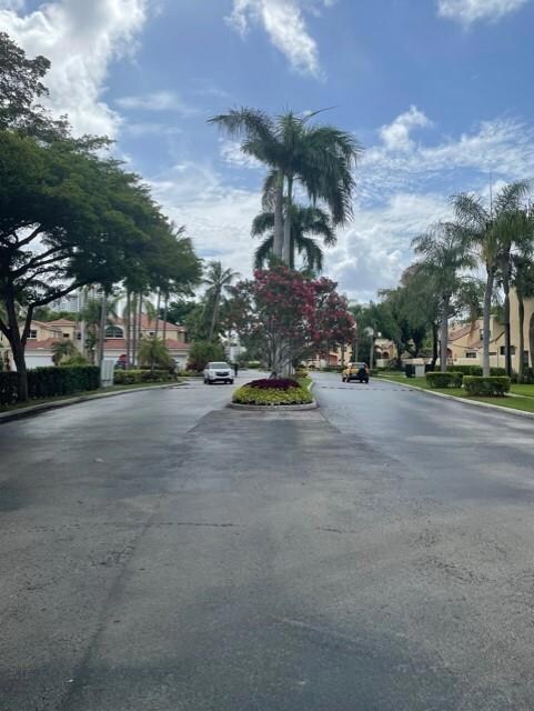 3535 Magellan Cir unit 524, Miami, FL 33180 - photo 3