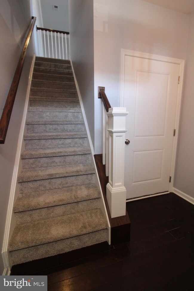 23315 Milltown Knoll Square unit 104, Ashburn, VA 20148 - photo 2