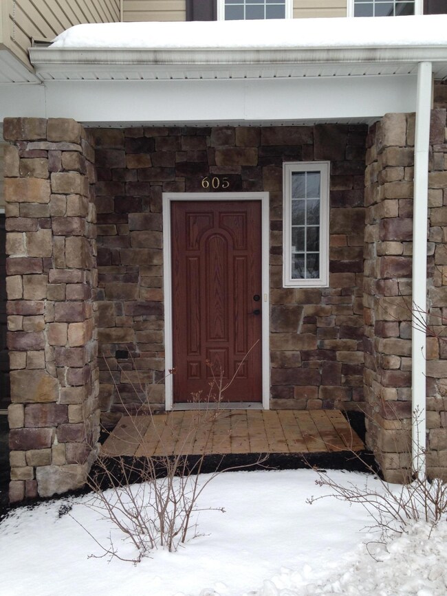 605 Edith St, Old Forge, PA 18518 - photo 2