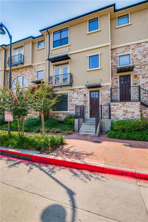 Amazing townhome in a highly desirable location