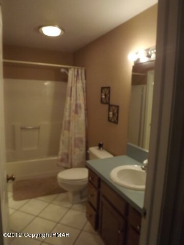 496 Sarah St, Stroudsburg, PA 18360 - photo 4