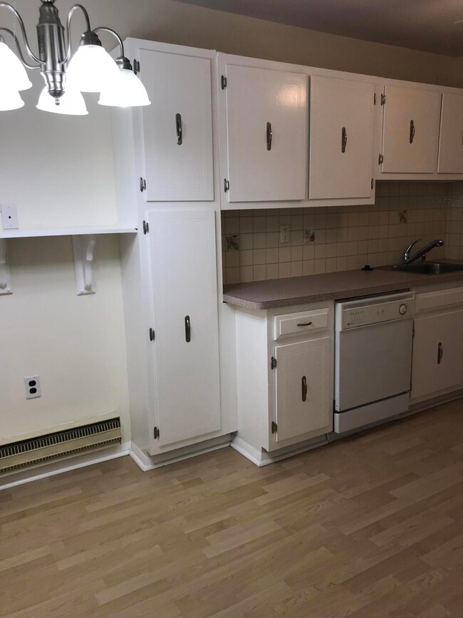 4 Pine Cluster Cir unit A, Manalapan, NJ 07726 - photo 3