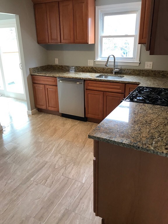 42 Cedar Ave unit 42, Randolph, MA 02368 - photo 2