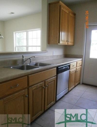 Kitchen. Open Kitchen with large pantry and an abu