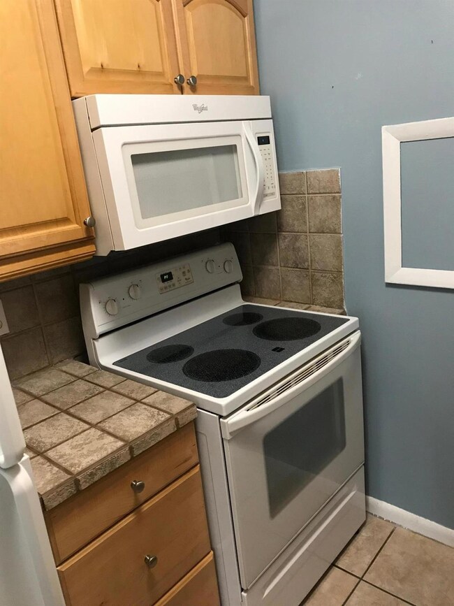 1830 Abbey Rd unit 105J, West Palm Beach, FL 33415 - photo 4