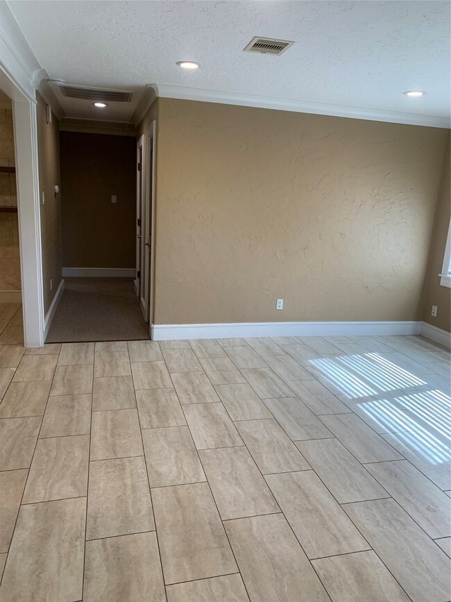 845 Holly Ridge Dr, Houston, TX 77024 - photo 4