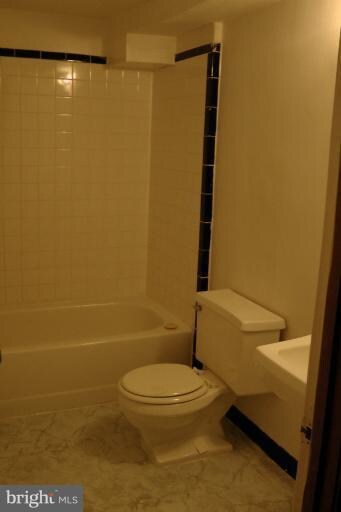 7832 Stovall Ct, Lorton, VA 22079 - photo 2