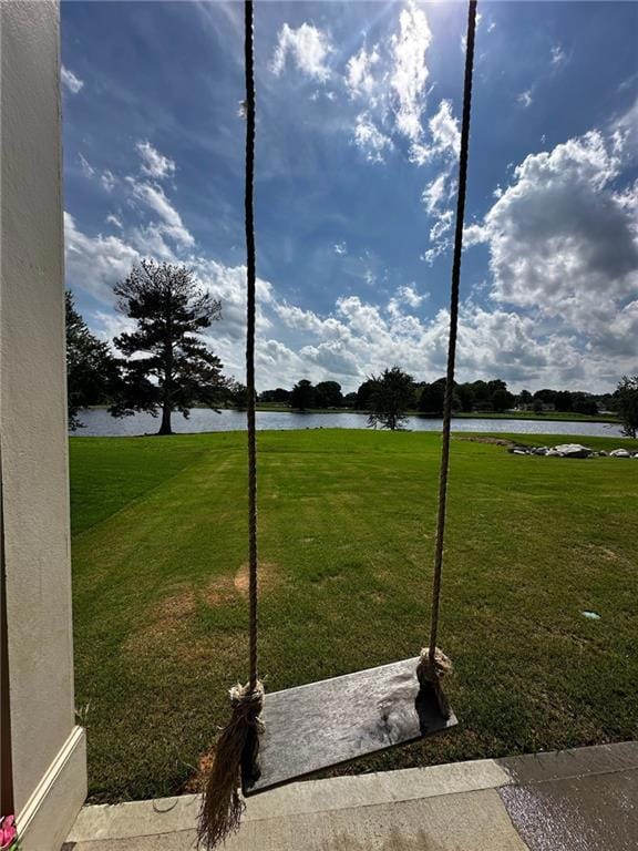 Lake and the lawn views from the rear patio