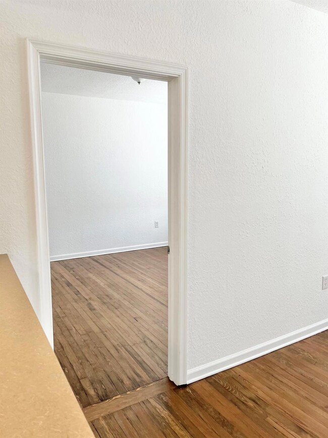 401 Northwood Rd unit 202, West Palm Beach, FL 33407 - photo 6