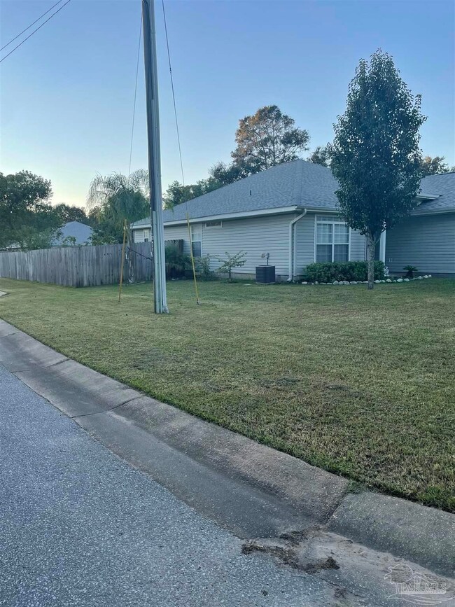 8901 Camelot Place, Pensacola, FL 32534 - photo 6